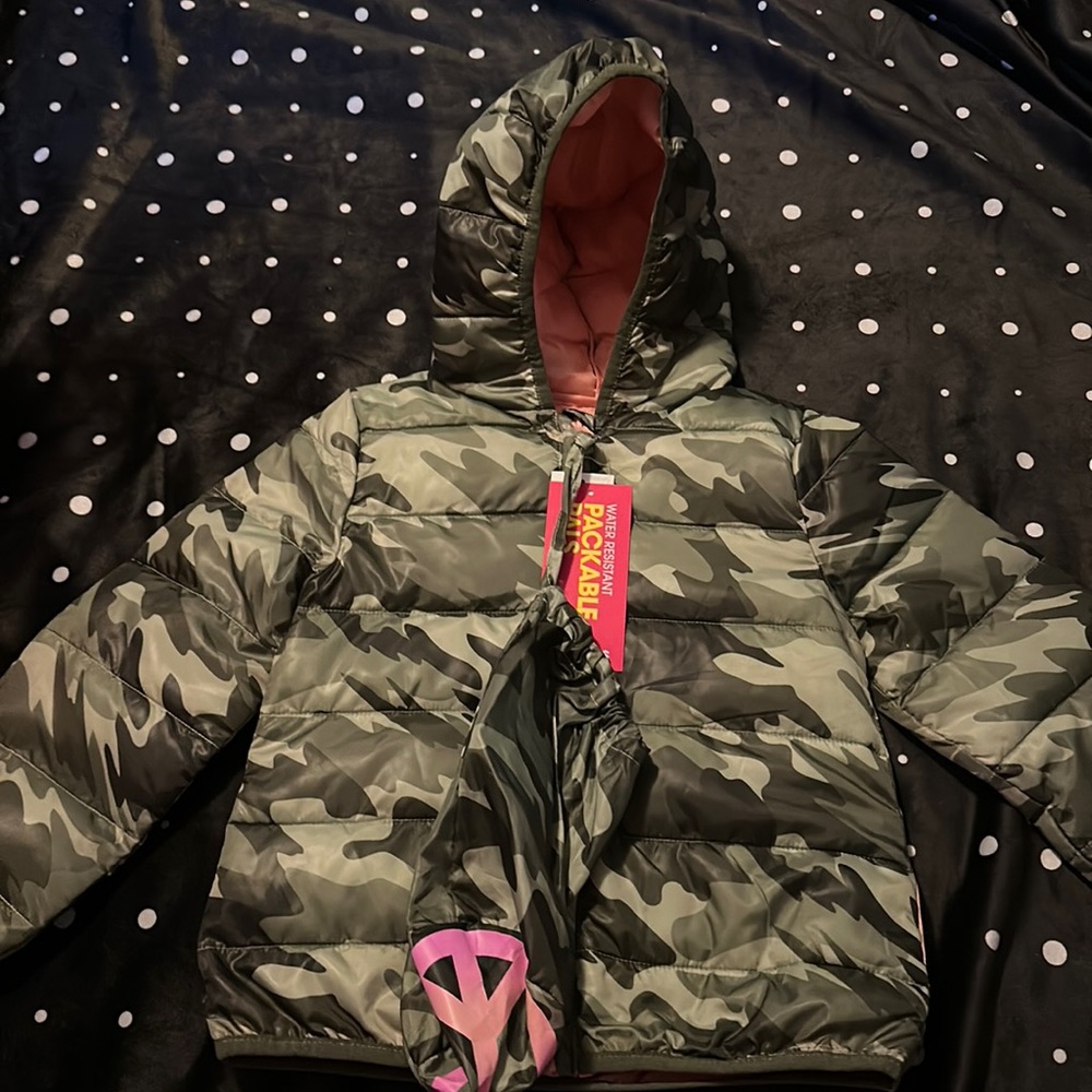 EPIC THREADS CAMO PACKABLE COAT: NWT: SZ 6